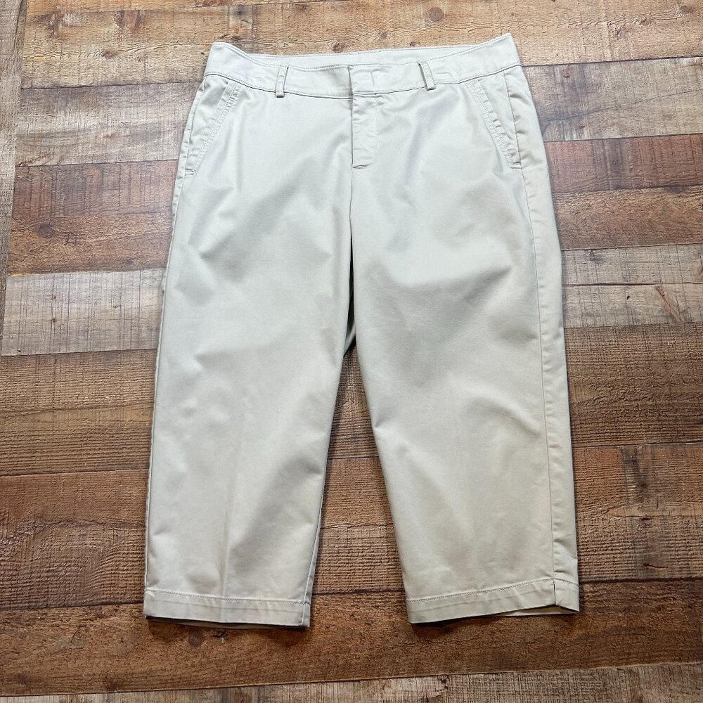 Women's Light Tan Dockers Chino Capri Pants size 14